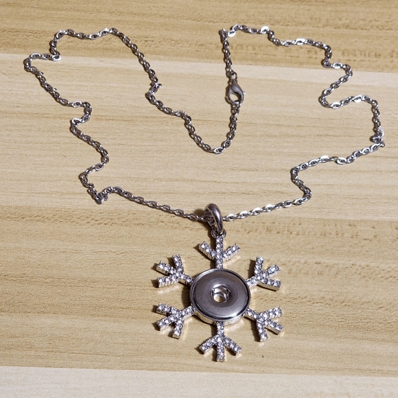 Snowflake Snap Necklace 18mm Snap Snowflake Necklace Snowflake Pendant Snap - Picture 3 of 6